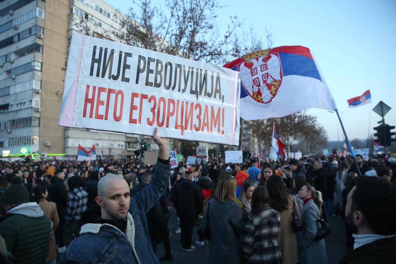 Novi Sad: Studenti i dalje blokiraju Most slobode