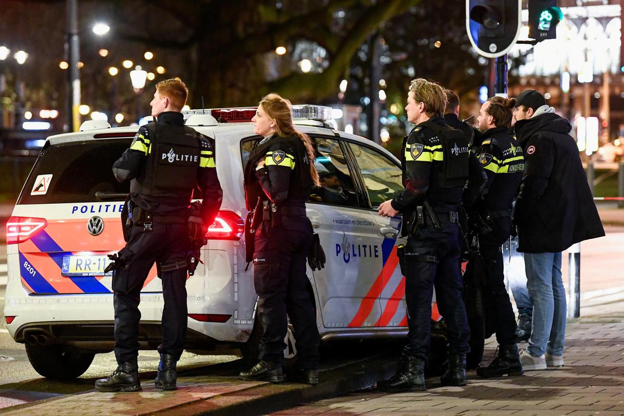 Hostage incident in Amsterdam