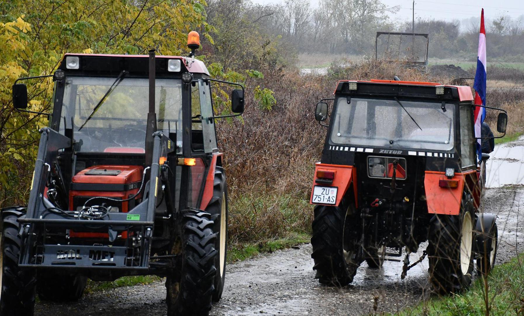 Naglasili su da traktorima nisu spriječili normalan tok prometa.