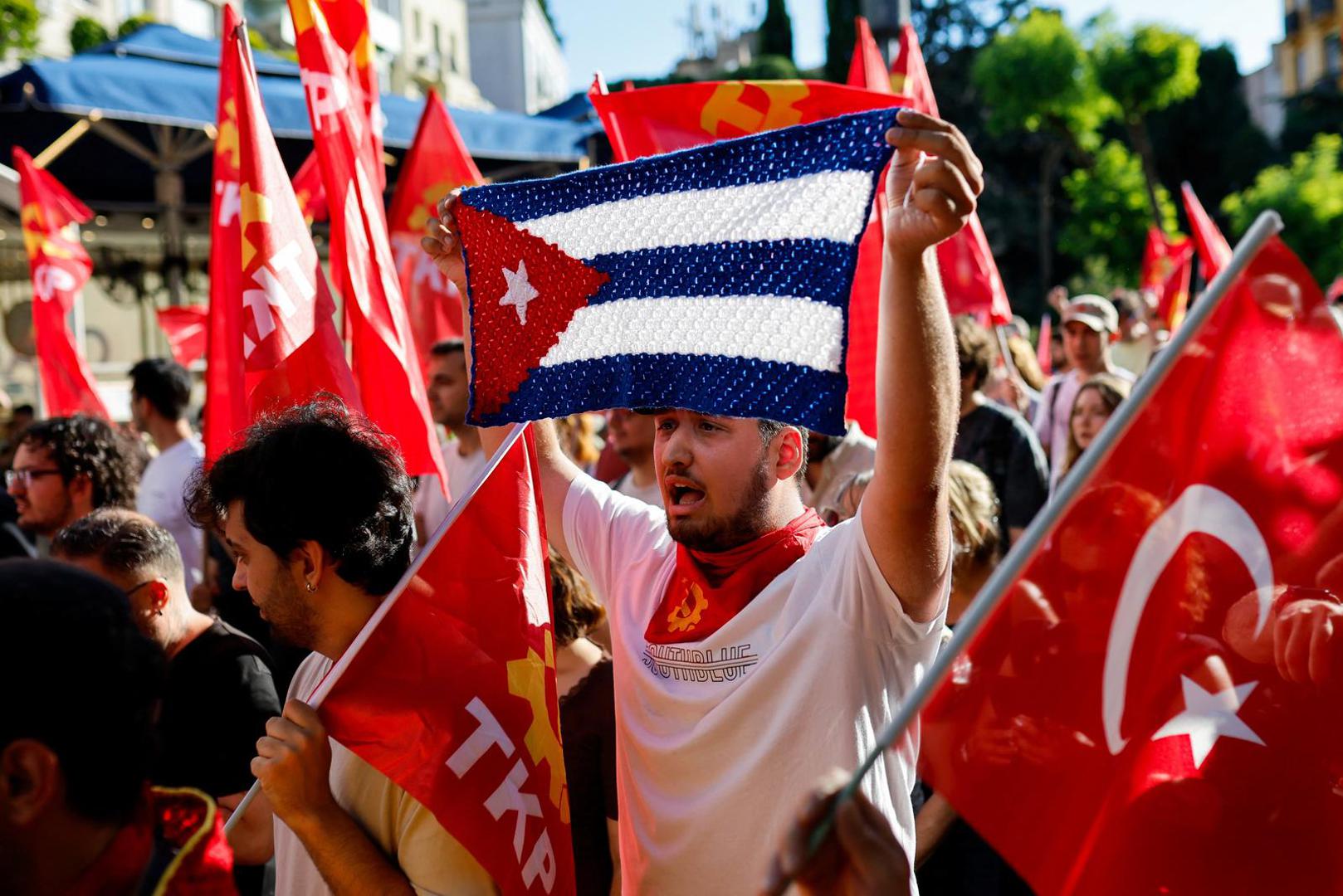 A man holds a Greek flag during a protest, ahead of NATO leaders' summit, in Istanbul, Turkey, July 5, 2026. REUTERS/Kemal Aslan Photo: KEMAL ASLAN/REUTERS