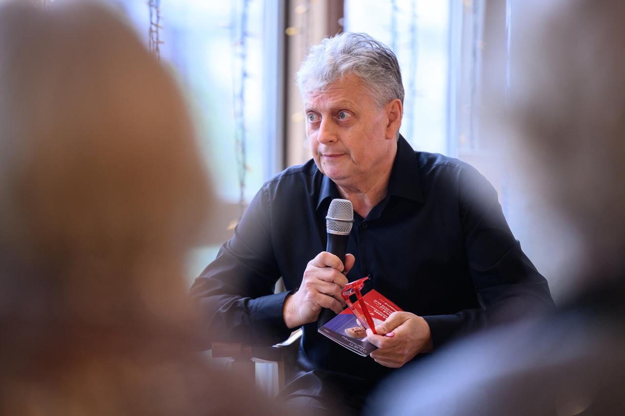 Zagreb: Predkoncertni razgovor s dirigentom Berislavom Šipušem