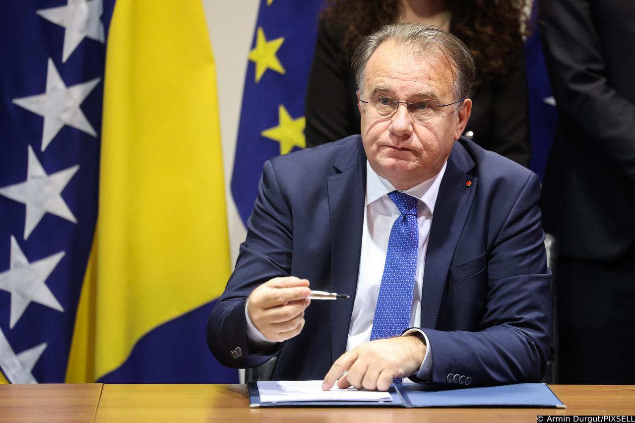 Sarajevo: Dragan Čović i Nermin Nikšić  koji predstavlja Osmorku potpisali su sporazum o formiranju vlasti na federalnom nivou
