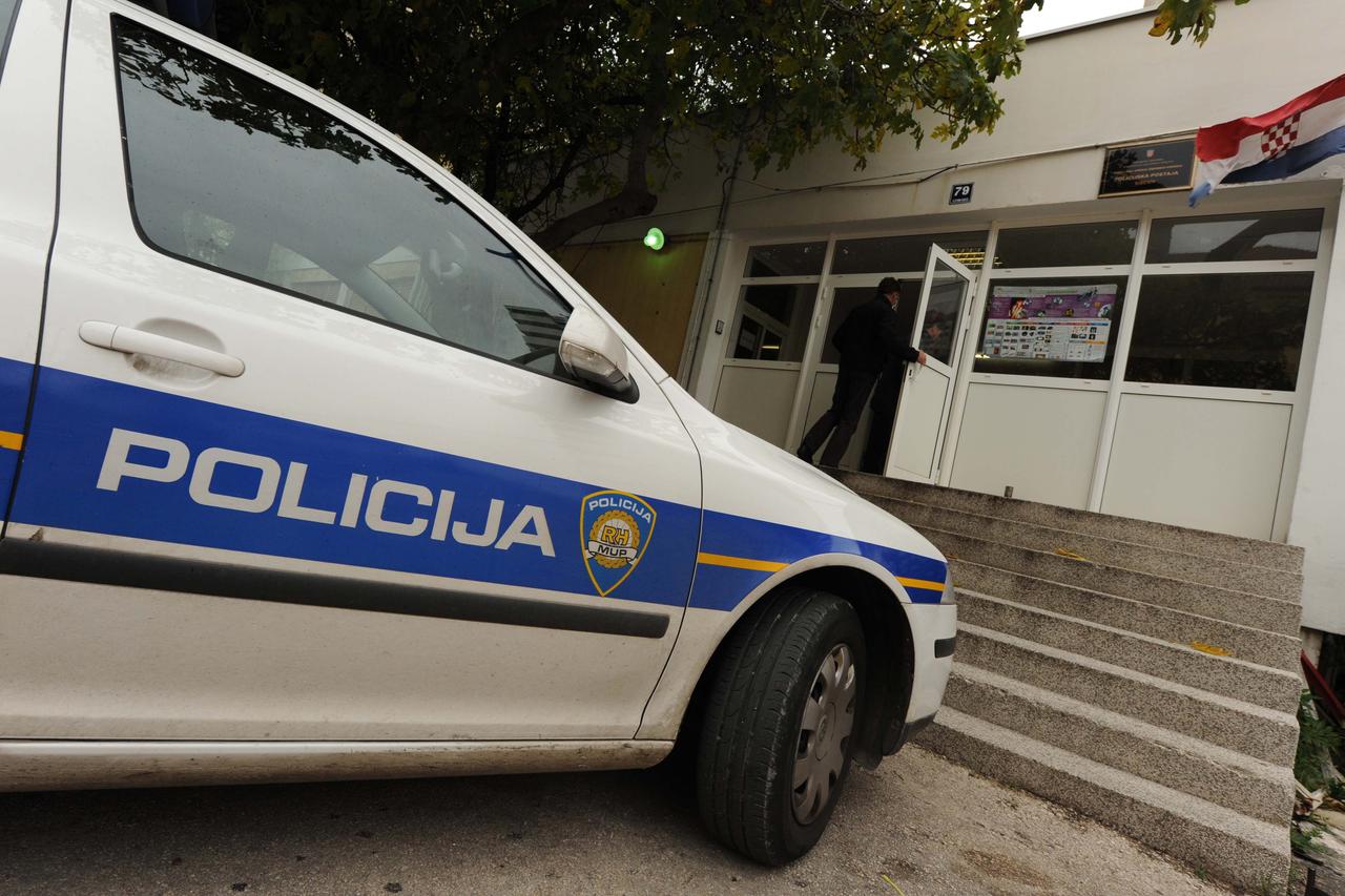 policija