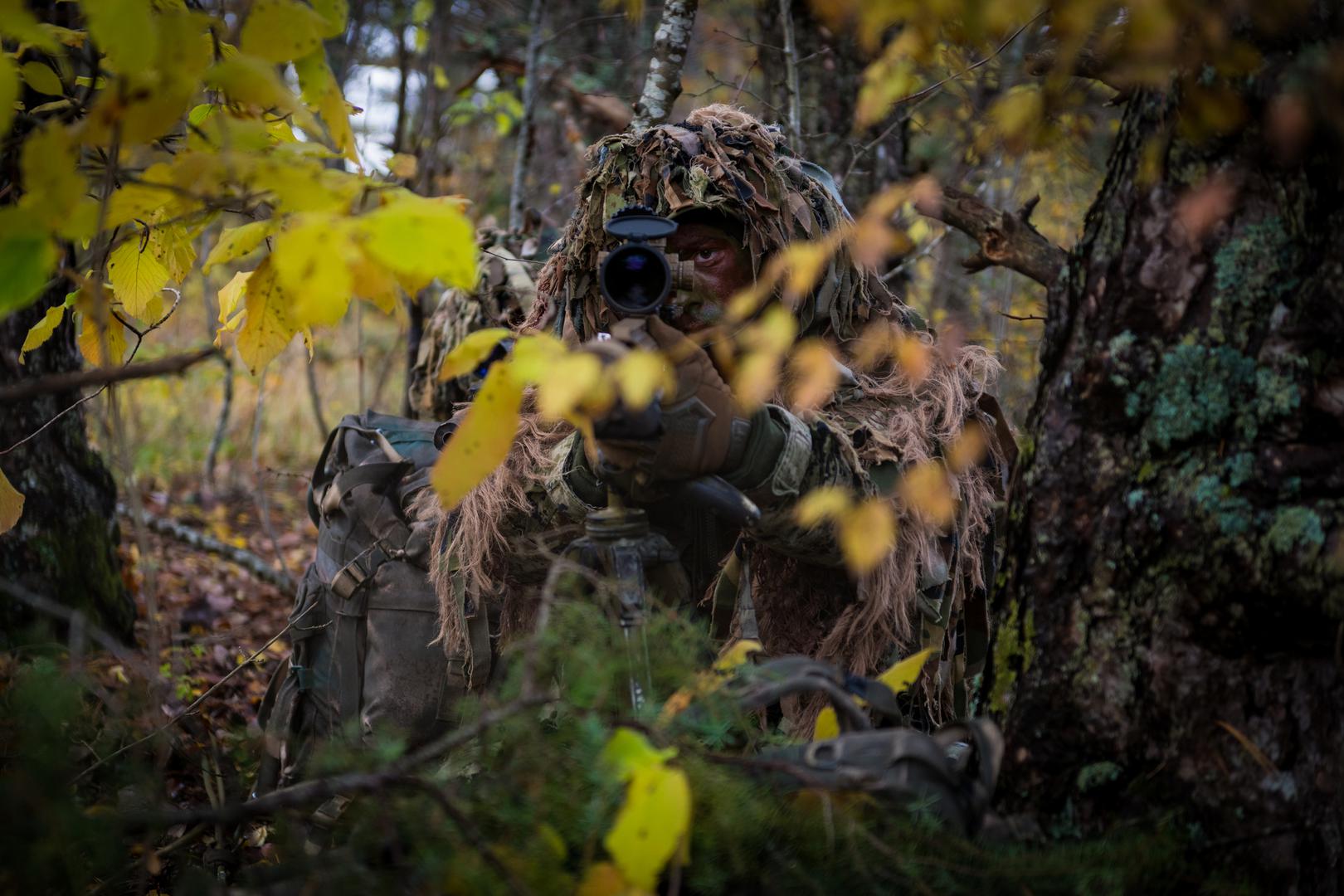 Cilj specijalizirane snajperske obuke jest osposobiti polaznike za rukovanje snajperskim naoružanjem i provedbu snajperskih zadaća kako bi velikom preciznošću neutralizirali ili onesposobili protivničke ciljeve u dometu i izvan dometa lakog pješačkog naoružanja. Pritom se služe opremom i svim vrstama snajperskog naoružanja kojima Oružane snage RH trenutačno raspolažu.