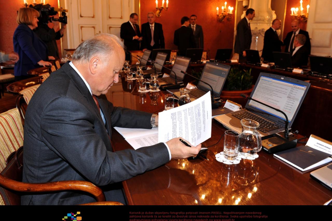 '31.10.2012., Zagreb - U Banskim dvorima odrzana je redovna sjednica Vlade RH. Slavko Linic. Photo: Marko Lukunic/PIXSELL'