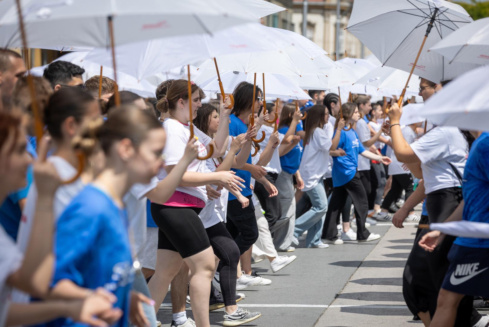 24.05.2024., Osijek - Osjecki maturanti u centru grada slavili zavrsetak skole i plesali quadrillu. Photo: Davor Javorovic/PIXSELL
