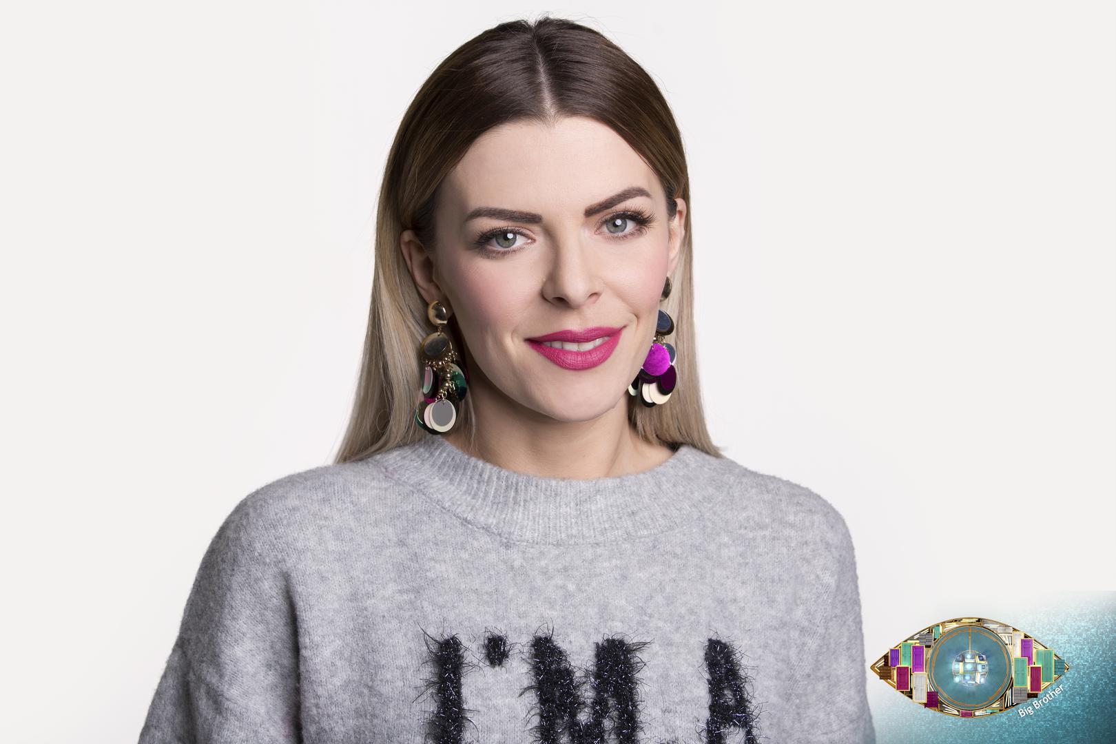 Renata Nemeček dolazi iz Čaglina i ima 30 godina. Za sebe kaže kako ima visoko samopouzdanje te misli da je drugačija od drugih po tome što se uvijek usudi probati nove stvari. Renata je bivša pripadnica Oružanih snaga Republike Hrvatske, gdje je provela čak 8 godina, a željela je vidjeti kako će se snaći u muškome svijetu.