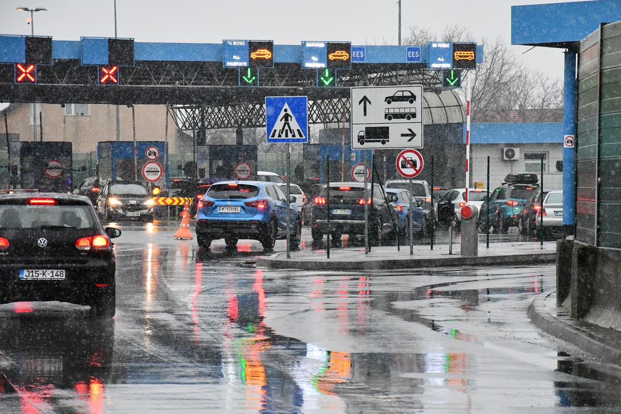 Slavonski Brod: Na graničnom prijelazu nema gužvi i dužih čekanja