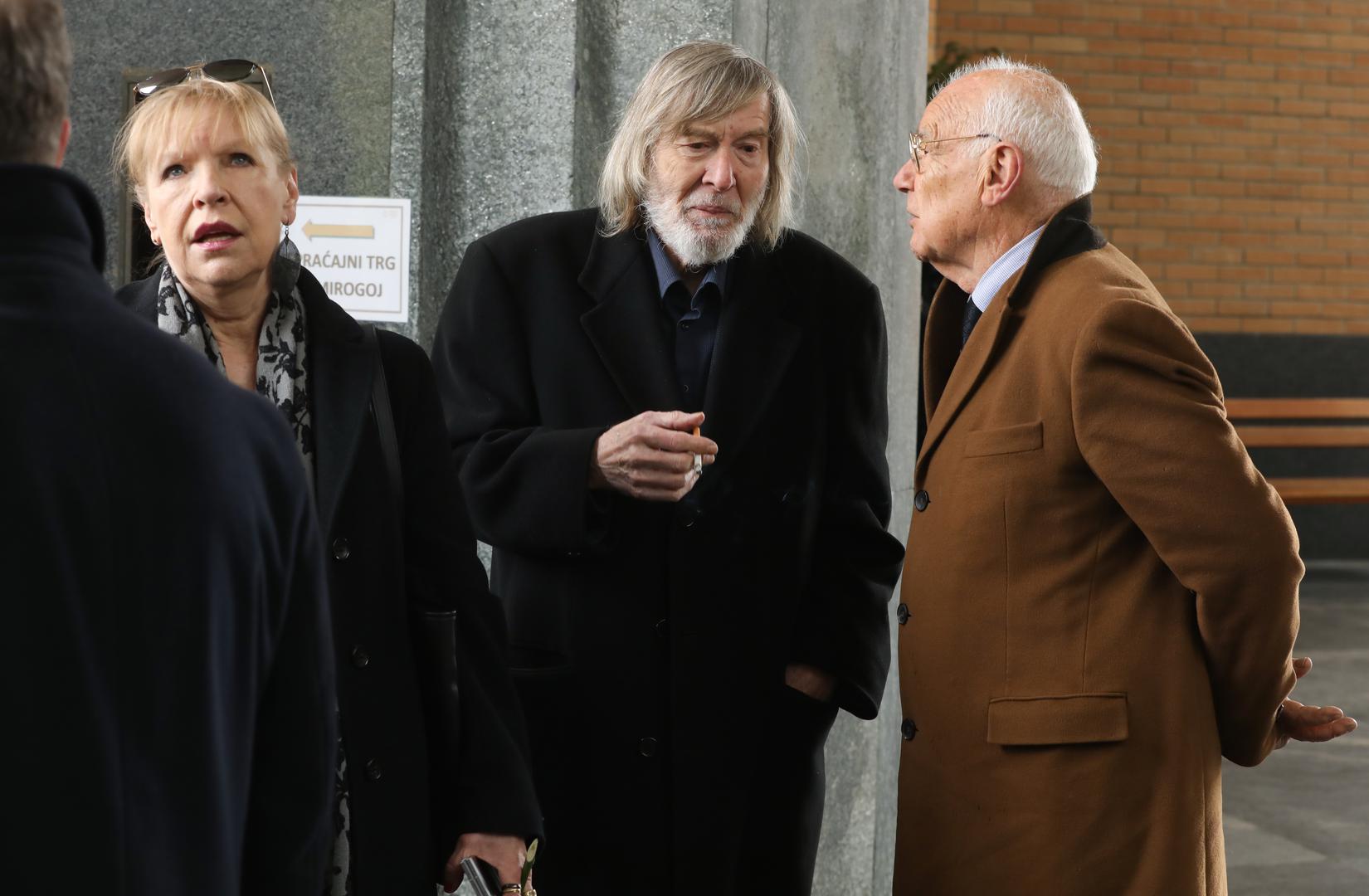 Glumački svijet također je odao počast velikom skladatelju; među okupljenima su snimljene glumice Nada Abrus, Višnja Babić, Renata Sabljak i Danijela Pintarić.