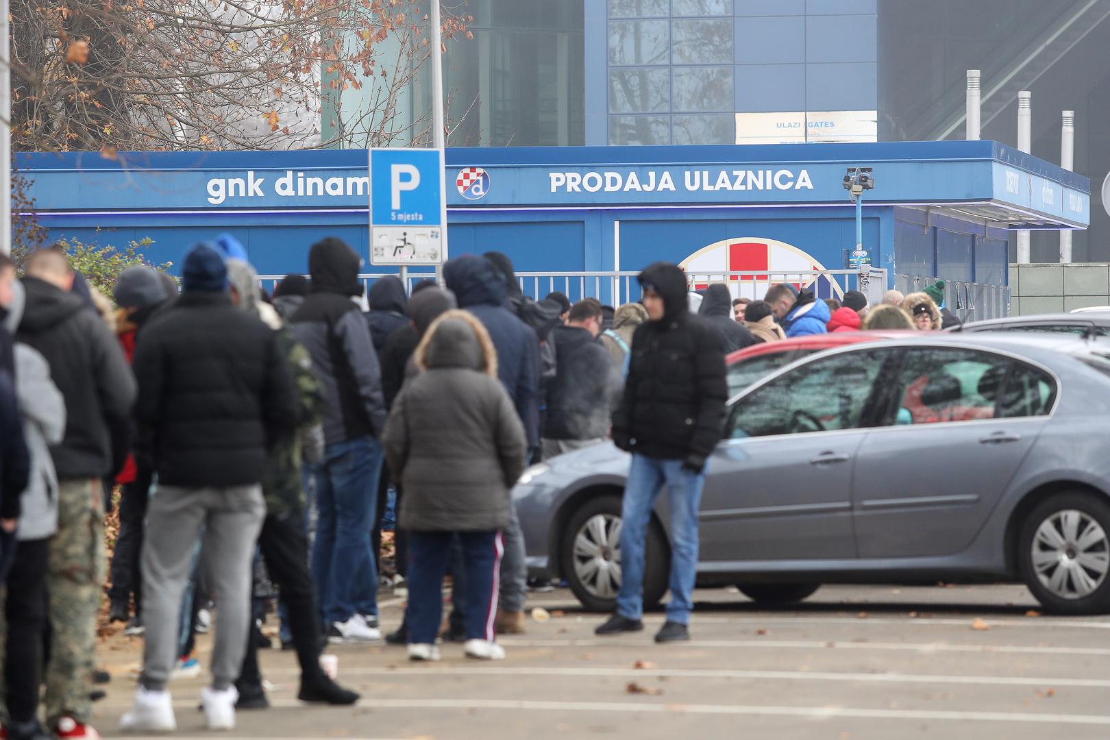 Navijačima nije smetala ni niska temperatura, a sjajan potez povukli su i iz maksimirskog kluba. 

