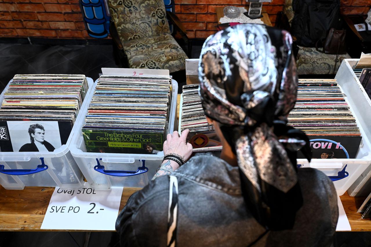 Zagreb: U suradnji sa Muzejem Novog vala, Woodstock shop održao je rasprodaju gramofonskih ploča i Cd-a 