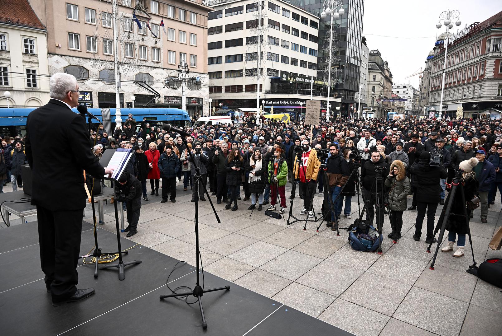 BUZ je i 1. listopada organizirao prosvjed protiv siromaštva, no sada su prosvjed proširili i na protivljenje korupciji i kriminalu s obzirom na najnovija događanja. 
