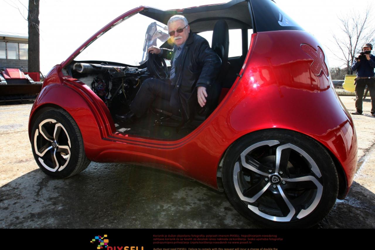'26.03.2010., Zagreb - Firma Dok-ing, probna voznja prvim Hrvatskim elektricnim automobilom kojeg je napravio Vjekoslav Majetic.Testni vozac bio je Miroslav Ambrus Kis, novinar Vecernjeg lista. Photo: