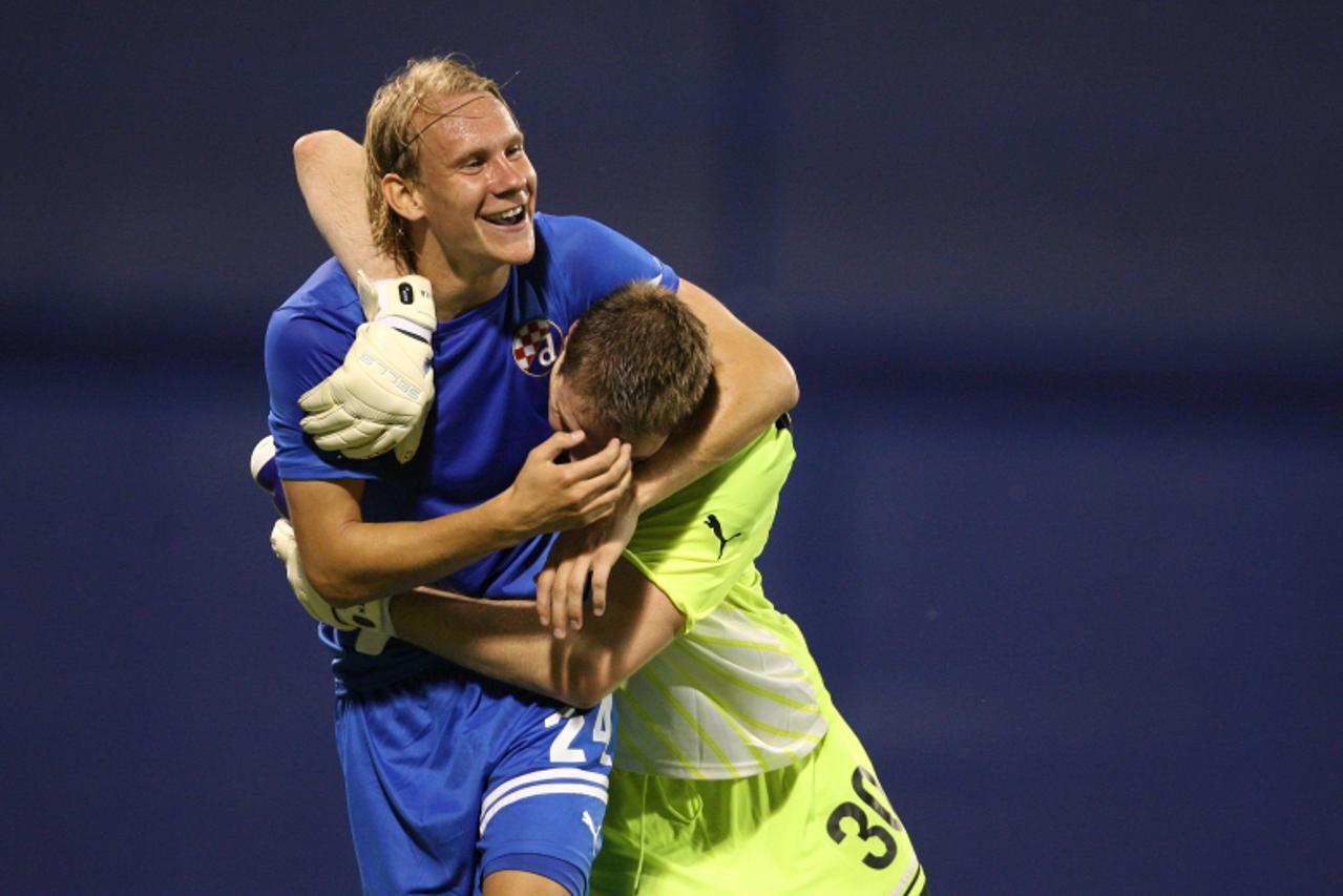 \'13.07.2011., stadion Maksimir, Zagreb - Prva utakmica 2. pretkola Lige prvaka, GNK Dinamo - Neftchi Baku.Domagoj Vida i Ivan Kelava.  Photo: Igor Kralj/PIXSELL\'