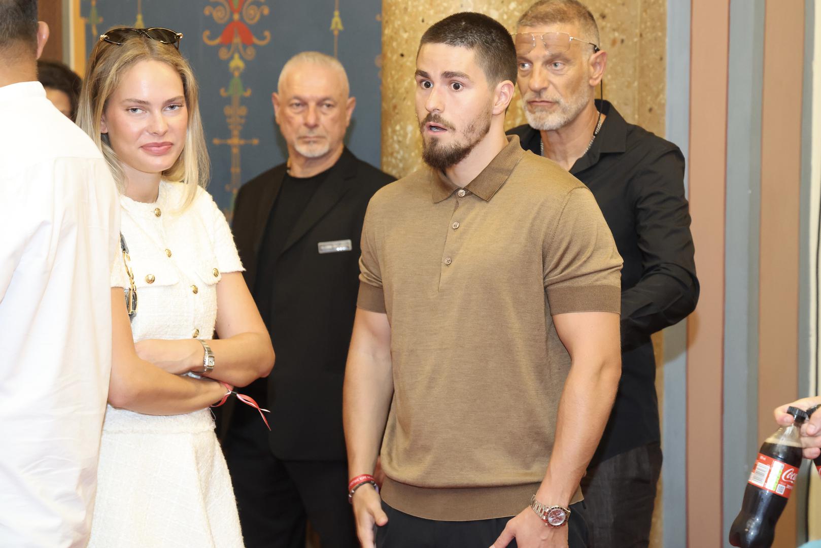 U svibnju 2025. godine sa Slavenom Bilićem bila je na donatorskoj večeri "Zrno pozitive", organiziranoj za splitske sportaše s invaliditetom. 