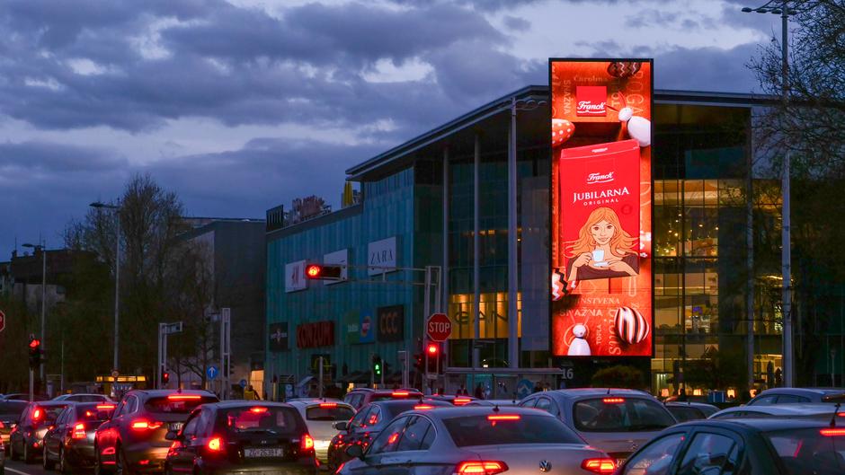 Raskošna 3D Ciglica poziva na kavu