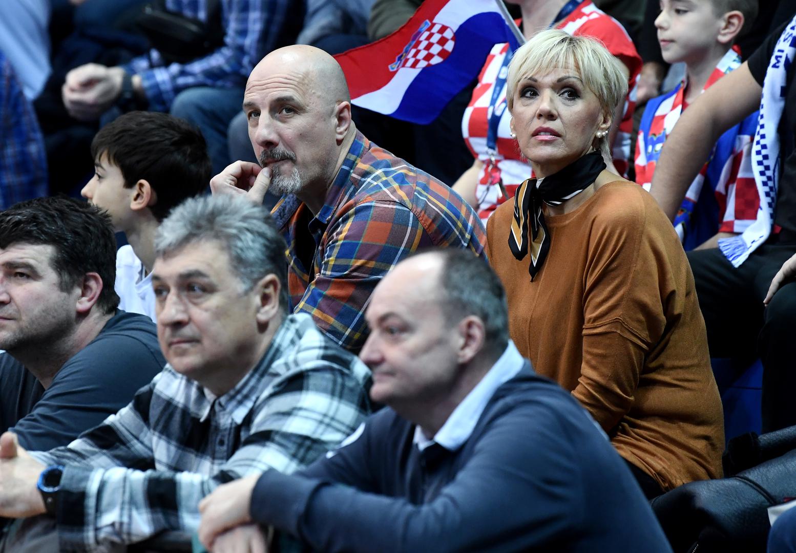 Nakon razvoda od Štimca 2015. udala se za trenera šibenskog košarkaškog kluba Damira Milačića i posvetila se slikarstvu. 