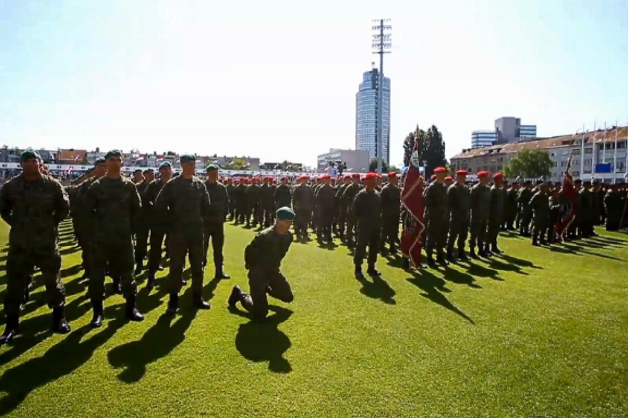 Vojnik se onesvjestio od iscrpljenosti