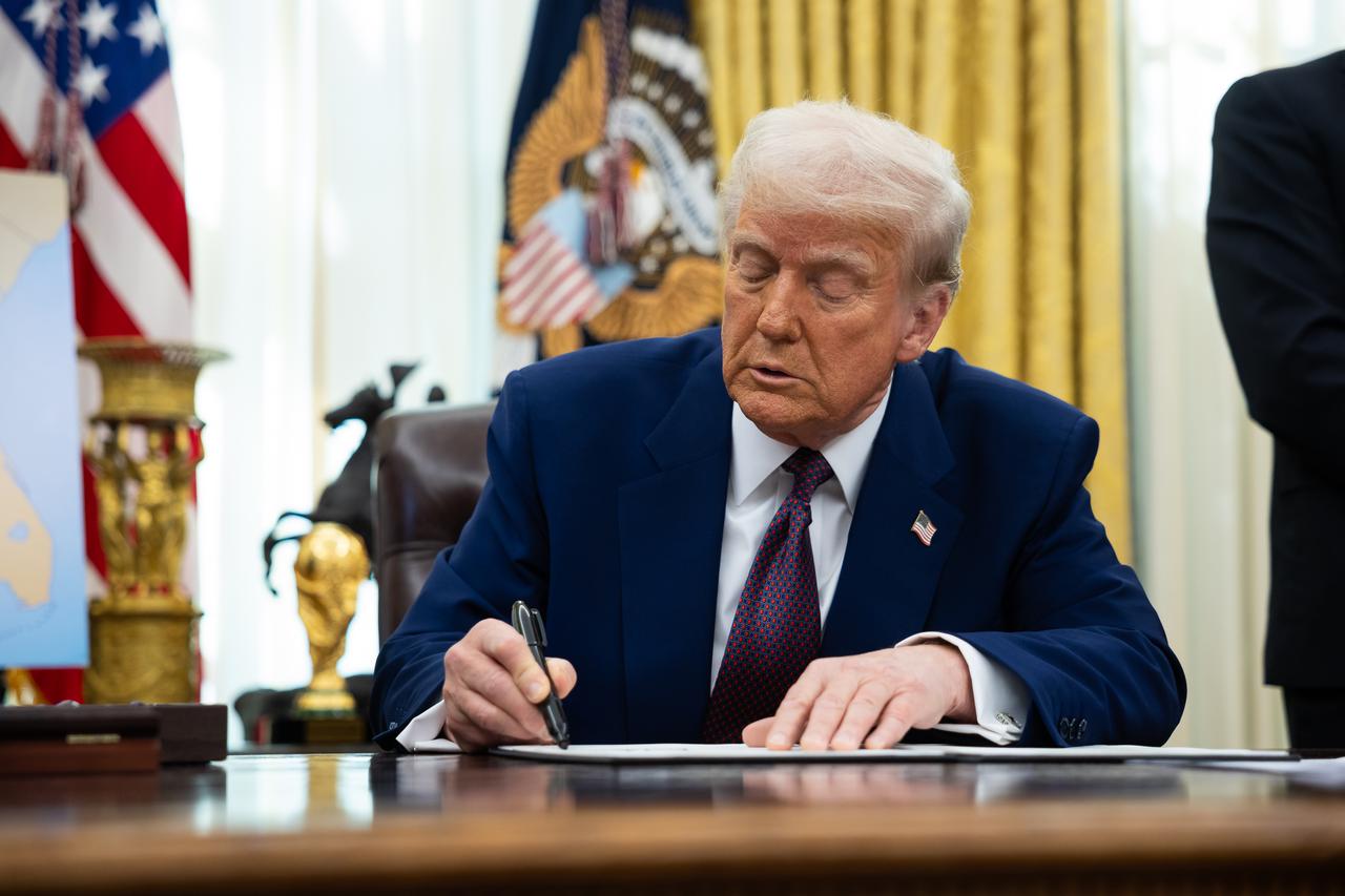 Trump Signs Executive Orders on Tariffs