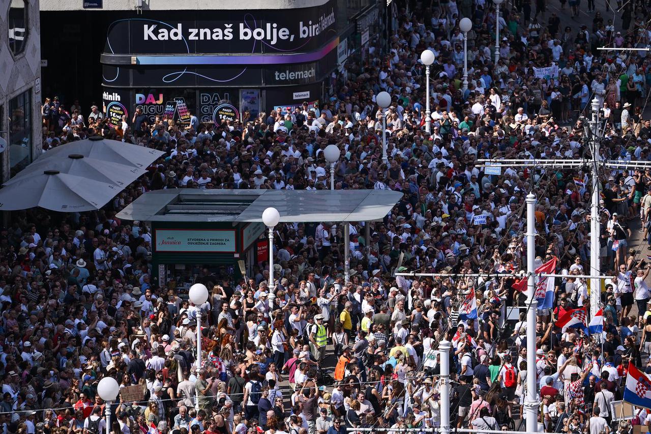 Tisuće prosvjednika preplavile središte Zagreba zbog otpada u Lici