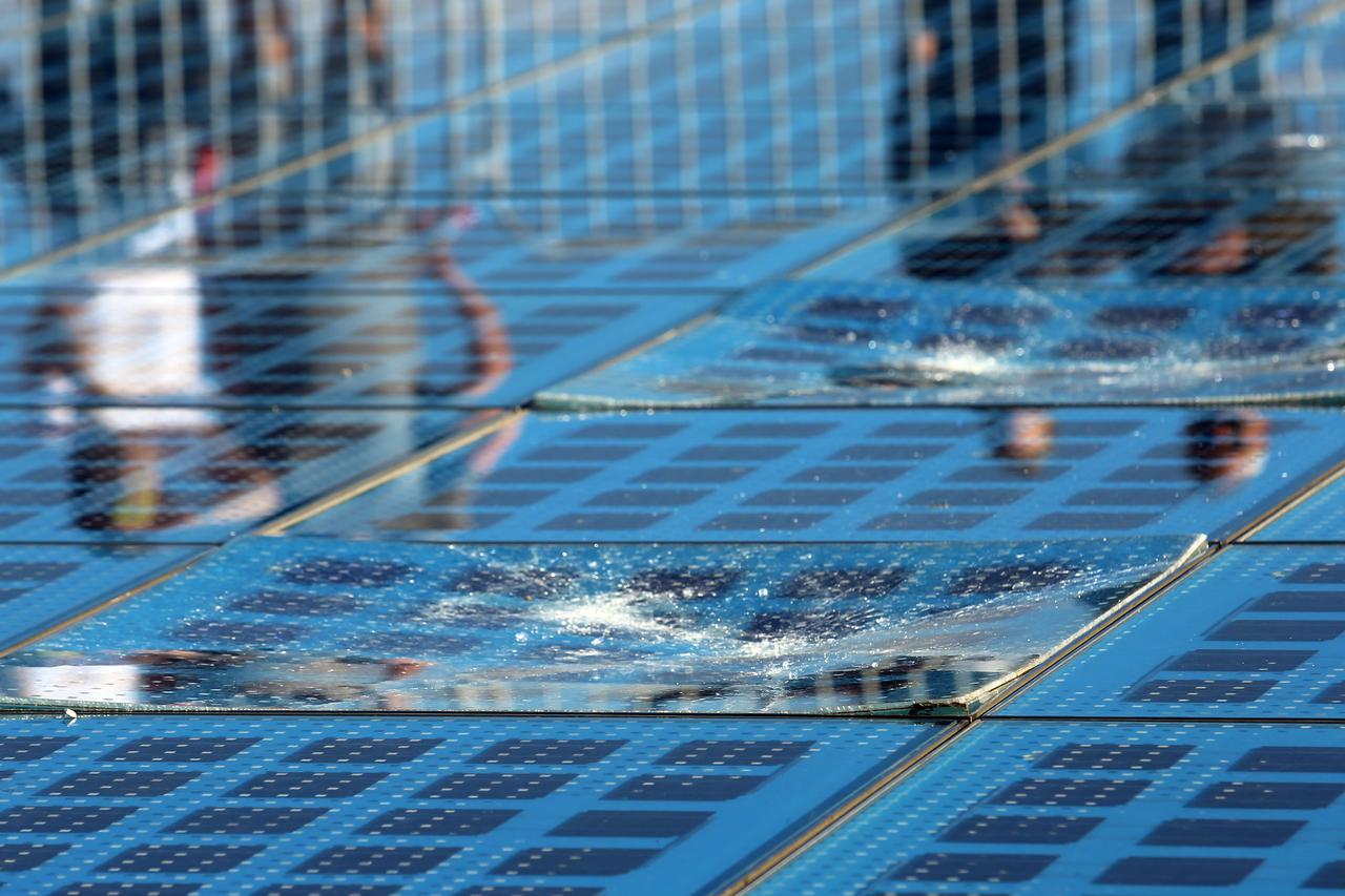 Zadar: Muškarac tijekom dana metalnim predmetom uništio instalaciju Pozdrav suncu