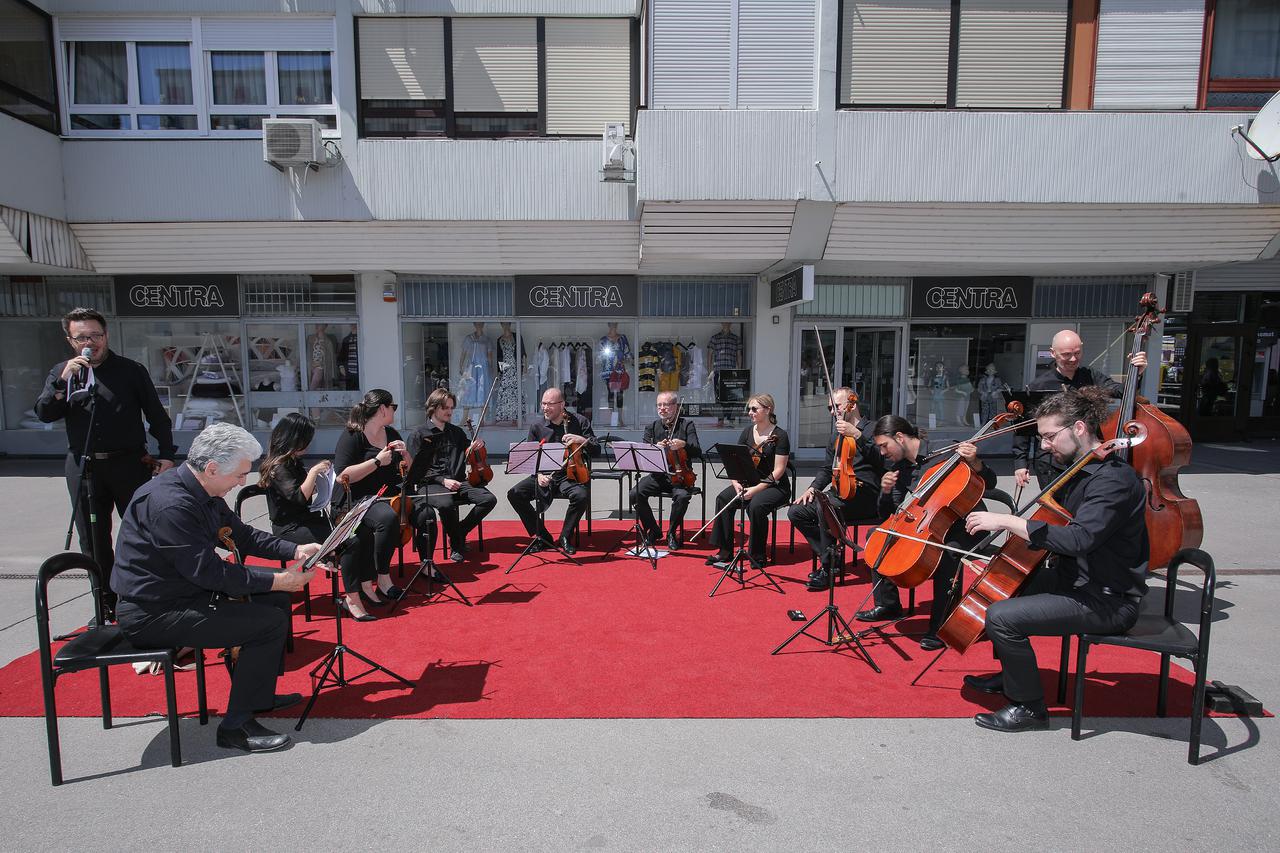 Zagreb: Zagrebački solisti održali koncert na platou Mamutice