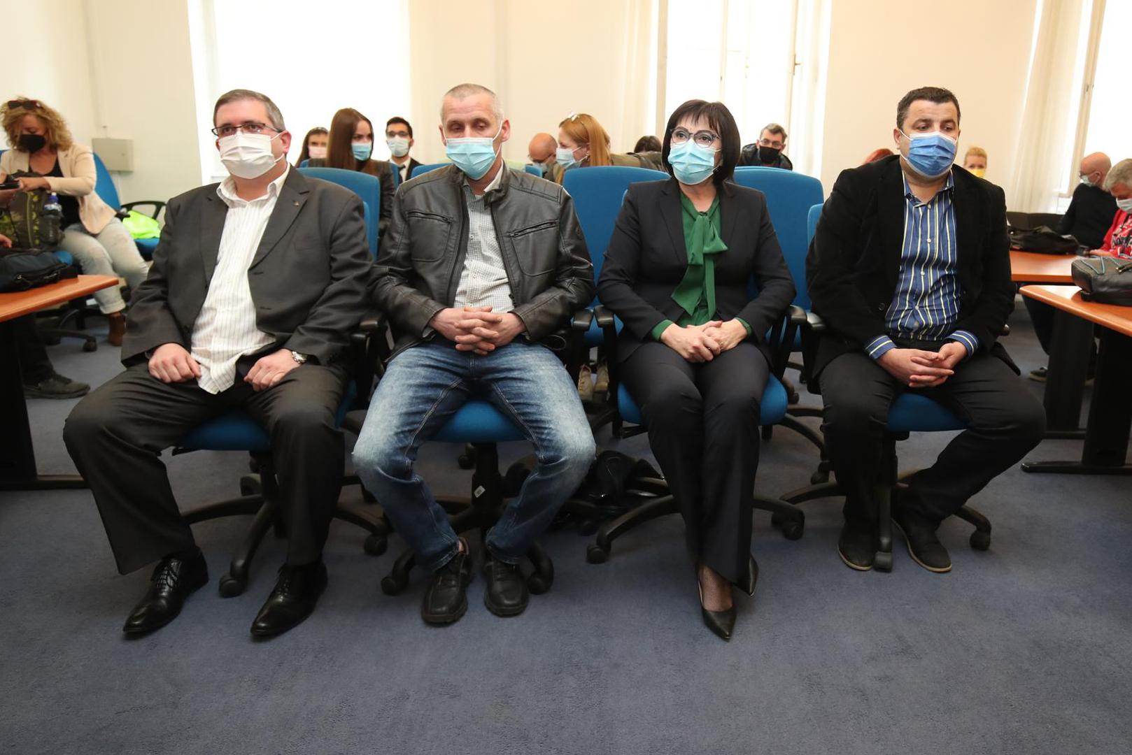 Prezime Lovrić Merzel nosi od dvojice supruga. Ima jednog sina, Sašu Lovrića.
