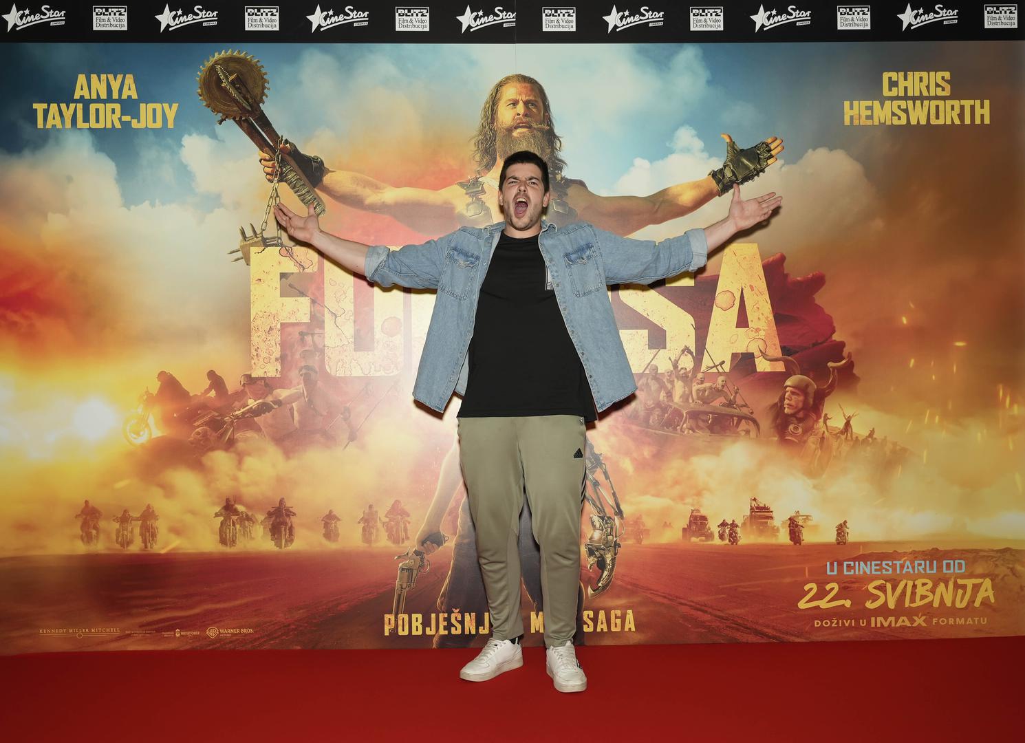 Radnja filma osvjetljava početke omiljene ratnice, otkrivajući kako je preživjela u svijetu gdje je vladavina sile jedini zakon. S povratkom provjerenog tima koji stoji iza "Mad Max: Fury Road", uključujući oskarovku Margaret Sixel te skladatelja Junkie XL, ovaj film obećava biti spektakl za sva osjetila.