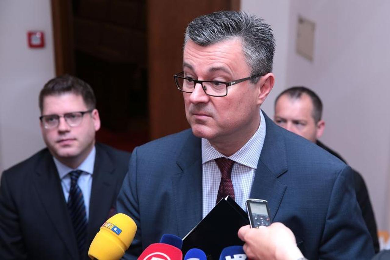 Premijer Tihomir Orešković