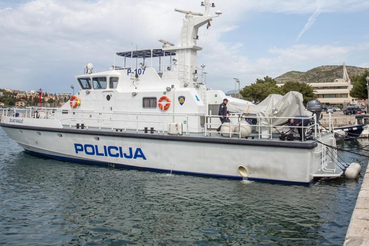 pomorska policija