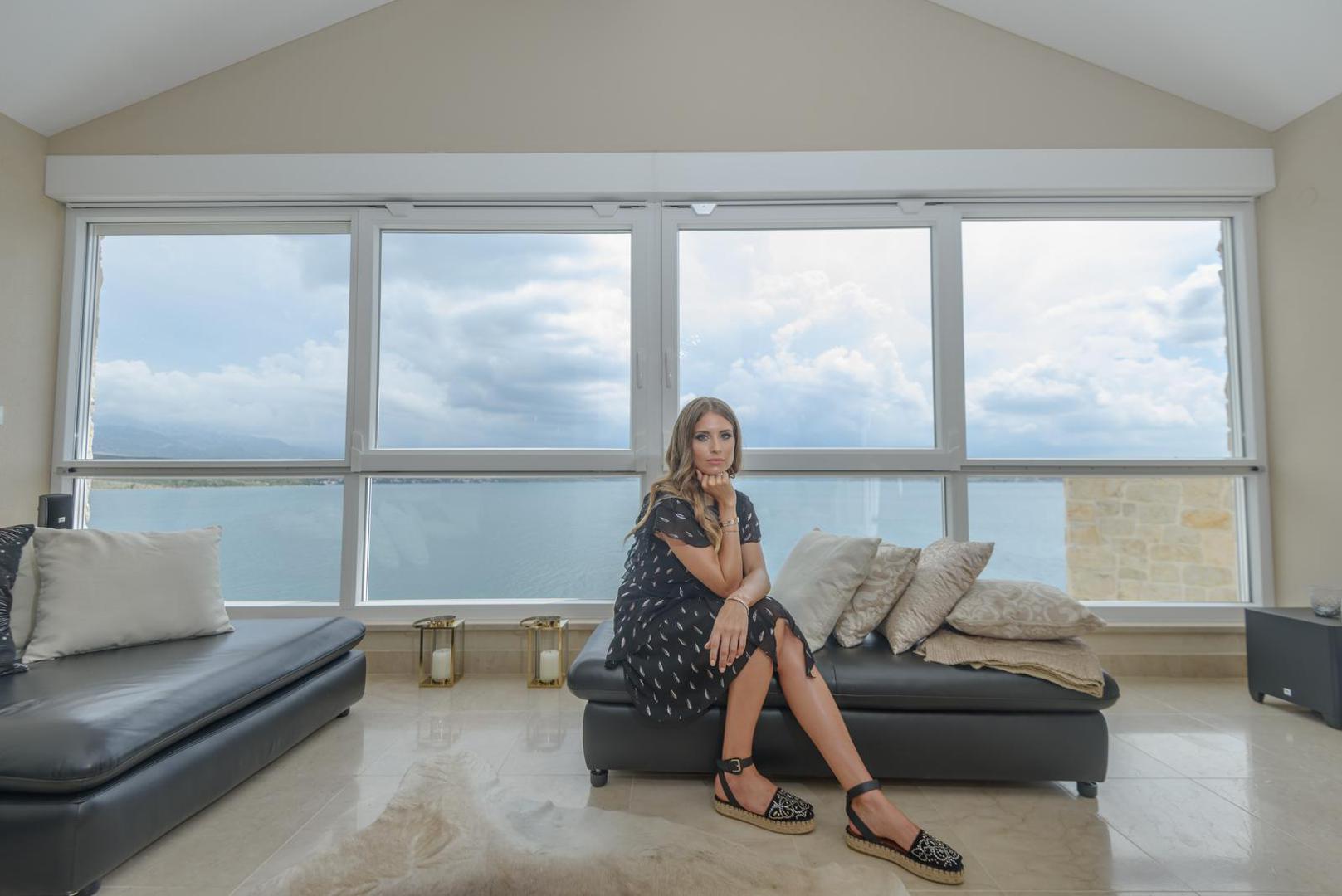 Zajedno su od tinejdžerskih dana, vjenčali su se 2015., a tri godine poslije dobili sina Ludwiga. Ipak, brak je završio u studenom 2022. godine razvodom.