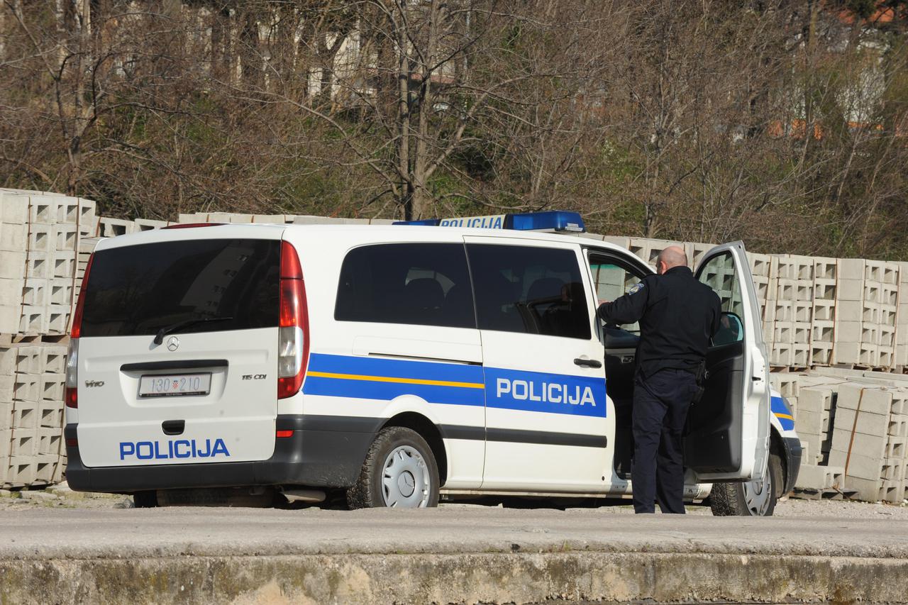 policija 