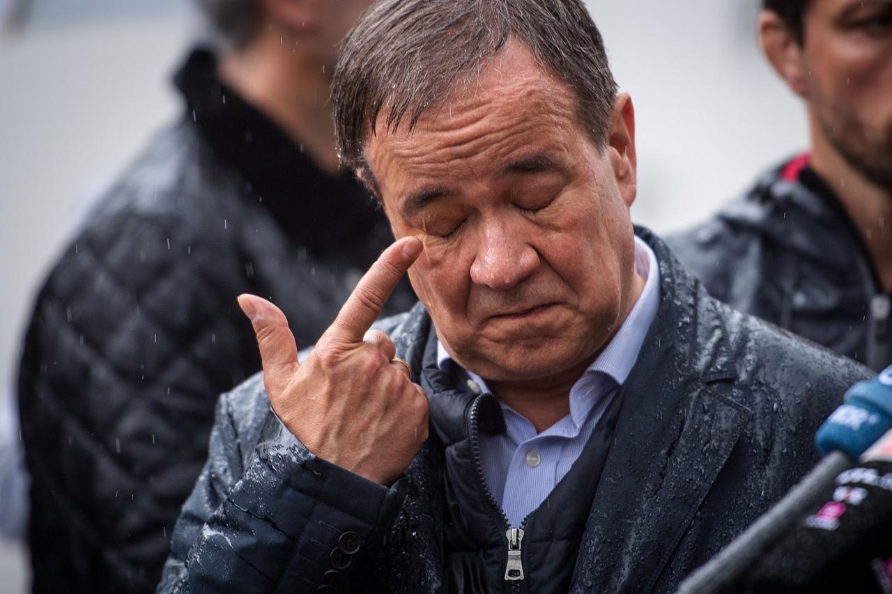 Laschet and Scholz visit flooded areas