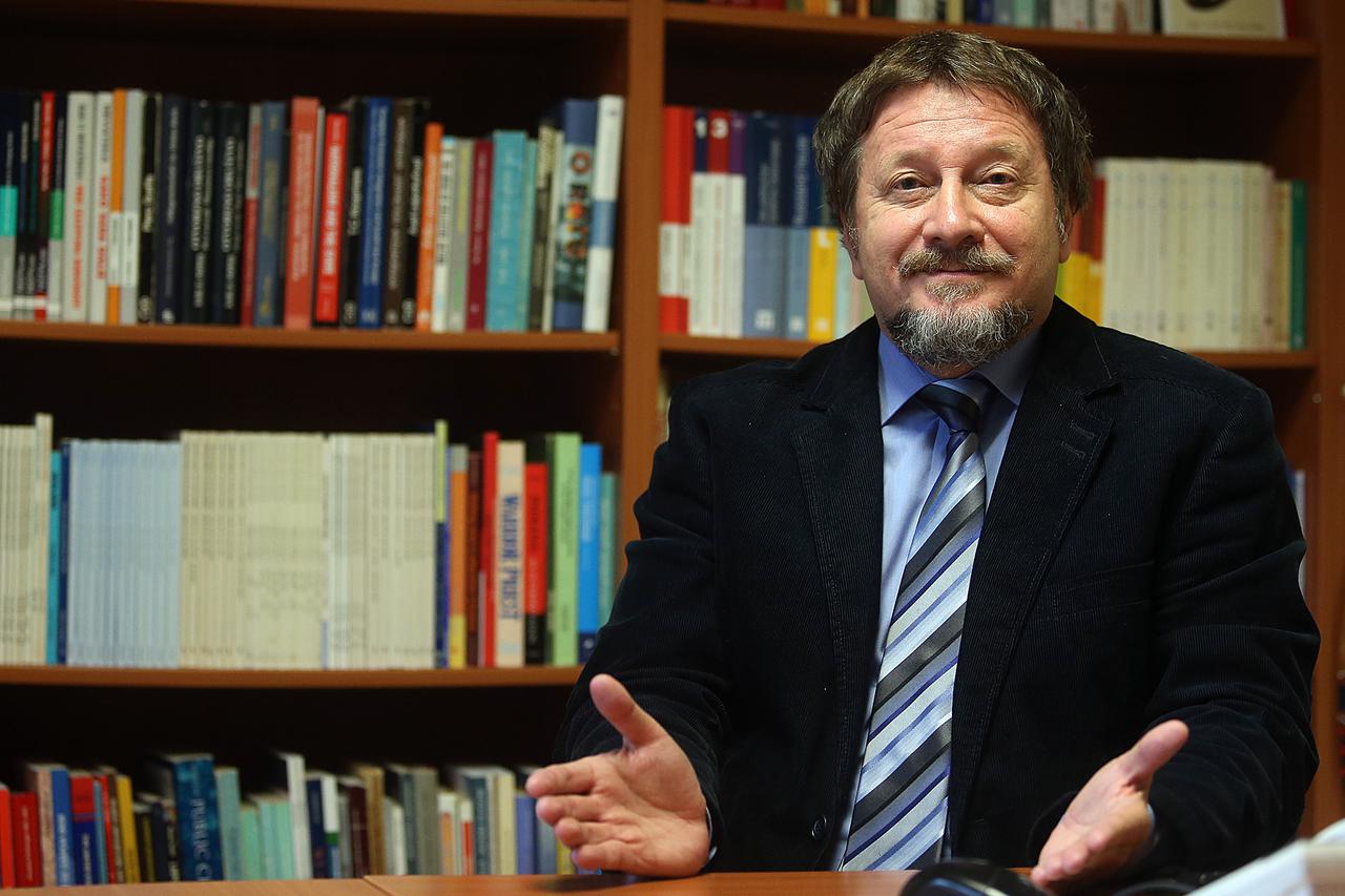 19.10.2015., Zagreb - Tihomir Cipek, profesor na Fakultetu politickih znanosti. Photo: Goran Stanzl/PIXSELL