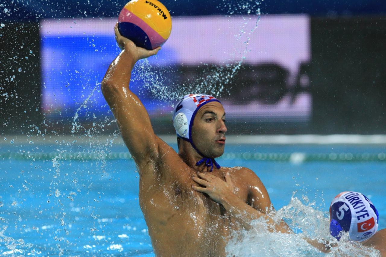 \'30.08.2010., Zagreb -  LEN EP u vaterpolu, utakmica muskih reprezentacija Hrvatske i Turske. Damir Buric, Berk Gunkut PHOTO: Antonio Bronic/PIXSELL\'