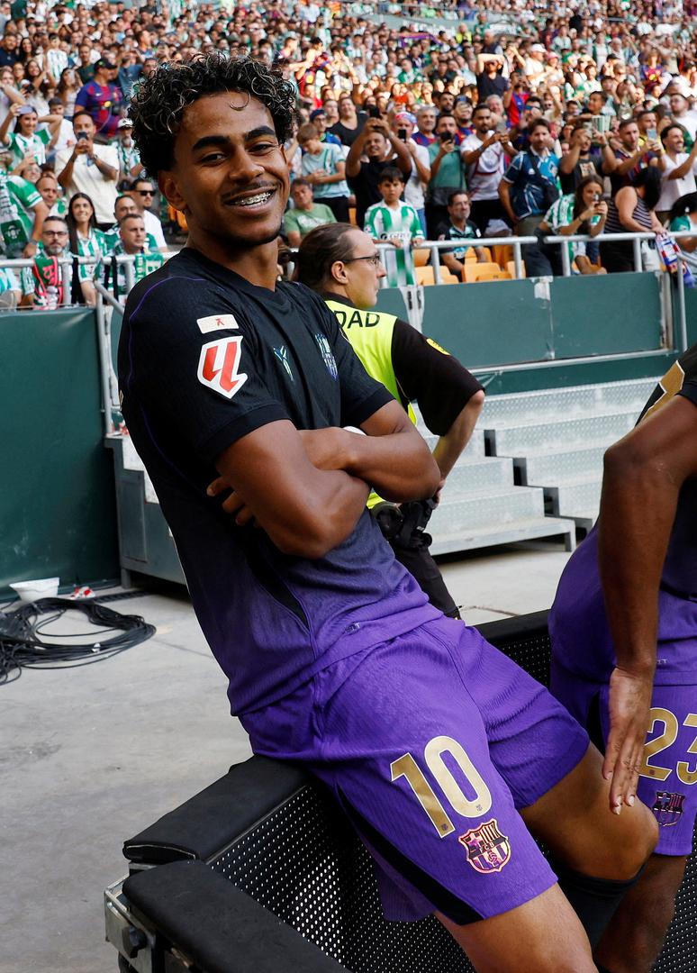 Najbolji mladi igrač svijeta Lamine Yamal sa samo 19 godina inkasirat će 49 milijuna eura, a iza njega je iskusni Sadio Mane. Ronaldov suigrač primit će 48 milijuna eura u Al Nassru.