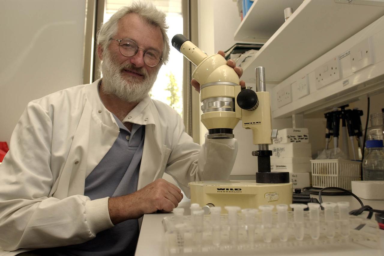 Preminuo Sir John Sulston