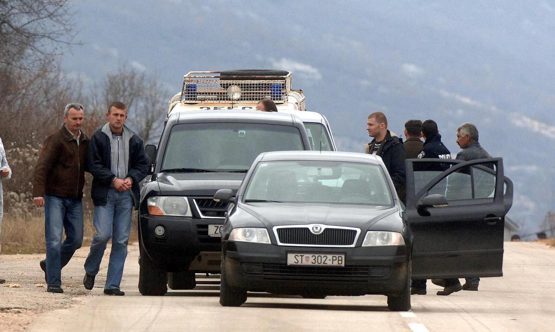 Potraga za Kristinom bila je opsežna – policija, vatrogasci, HGSS sa psima tragačima, čak i helikopteri pretraživali su okolicu. Nada se, nažalost, brzo ugasila. Trećeg dana, u zaseoku Smajlići kod Omiša, umirovljenik je, šetajući psa, pronašao nago, unakaženo tijelo. Obdukcija je potvrdila najgore – bila je to Kristina.