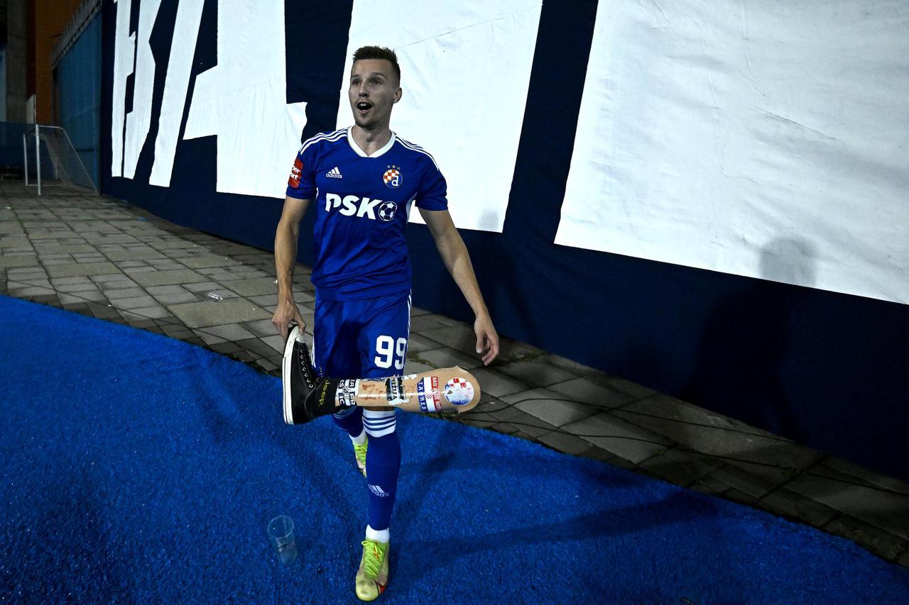 Zagreb: Proteza za nogu bačena s tribine na teren tijekom utakmice Dinamo - Hajduk