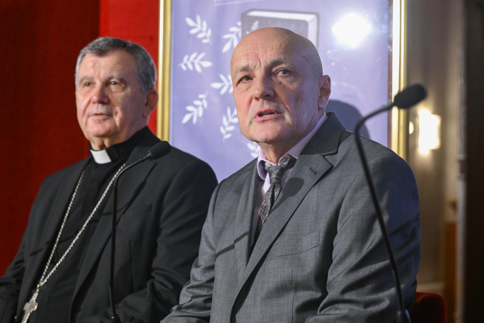 - Smatram da je ovaj prijevod sada potrebniji nego prije jer poznavanje Biblije, kao i vjere, opada, a mislim da ovim pothvatom možemo poboljšati tu situaciju - rekao je Boris Beck