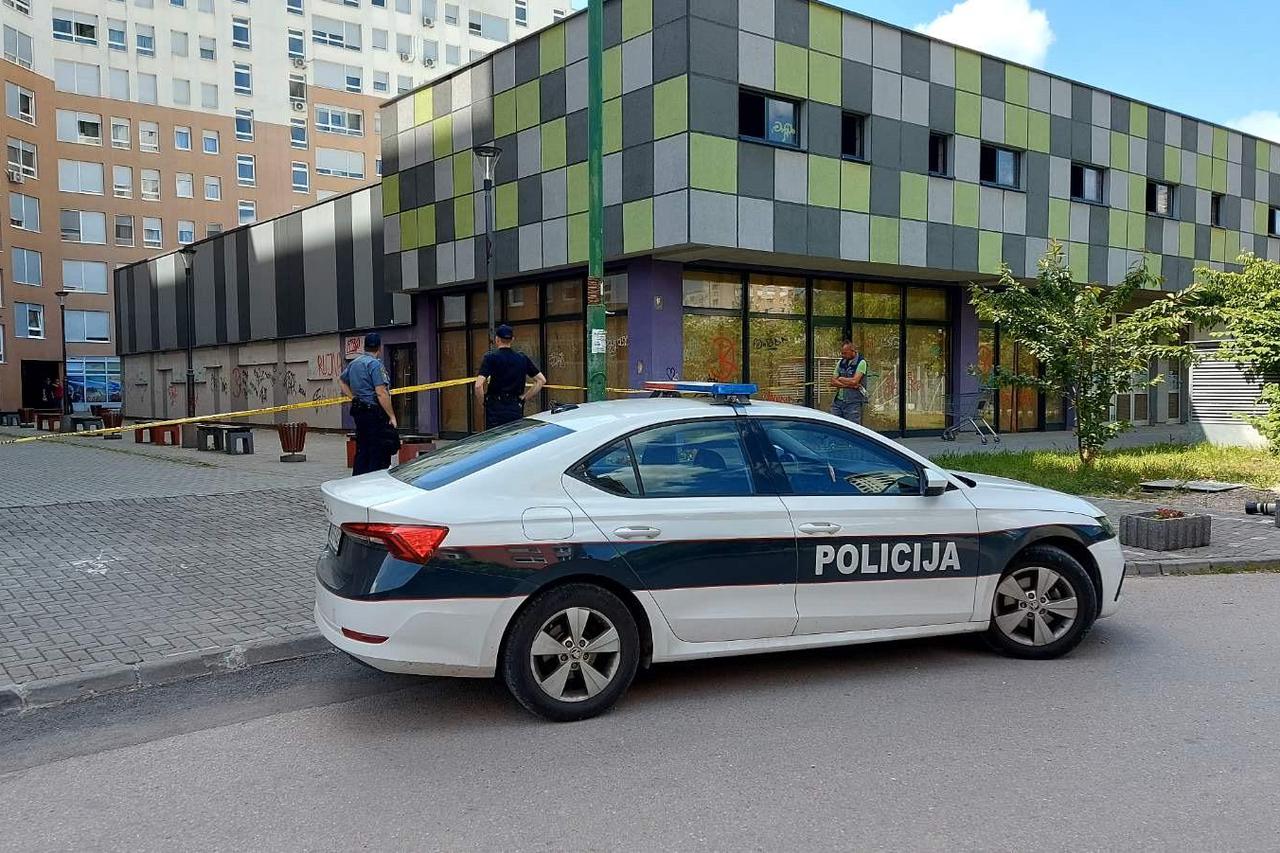 Tuzla: U stanu muškarca koji je počinio samoubojstvo pronađena mrtva žena i dvoje djece