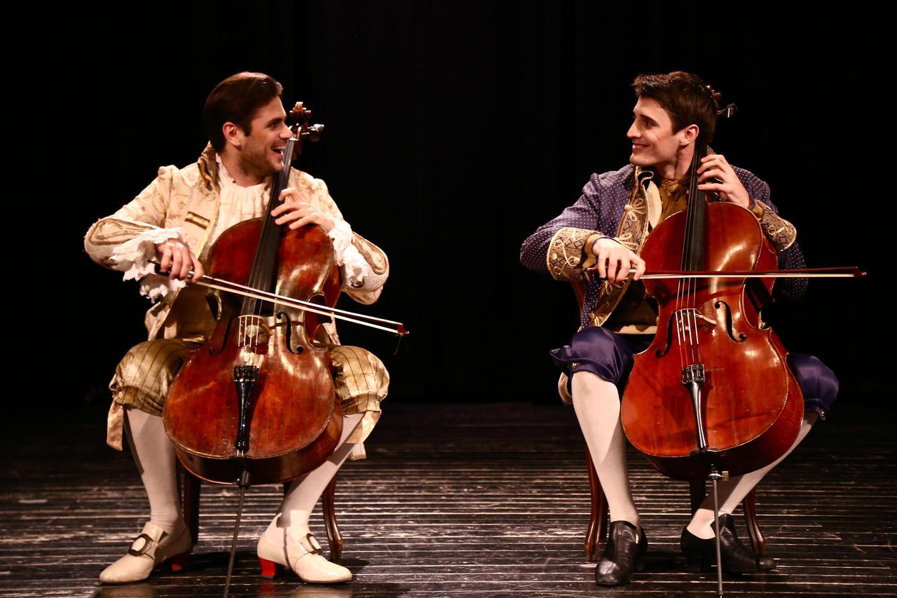 2cellos