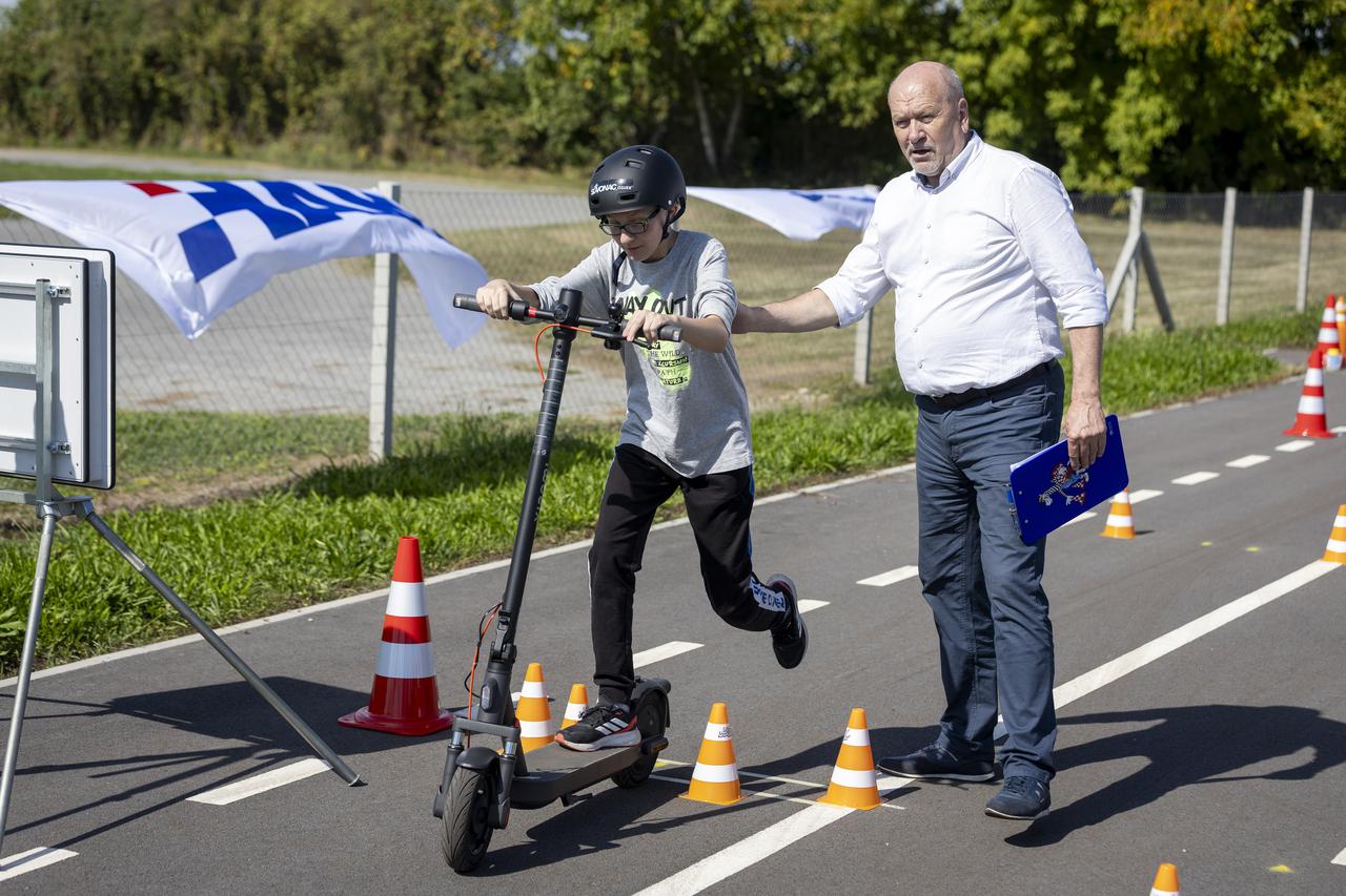 Osijek: Novi preventivno-edukativni program o korištenju električnog romobila u organizaciji HAK-a