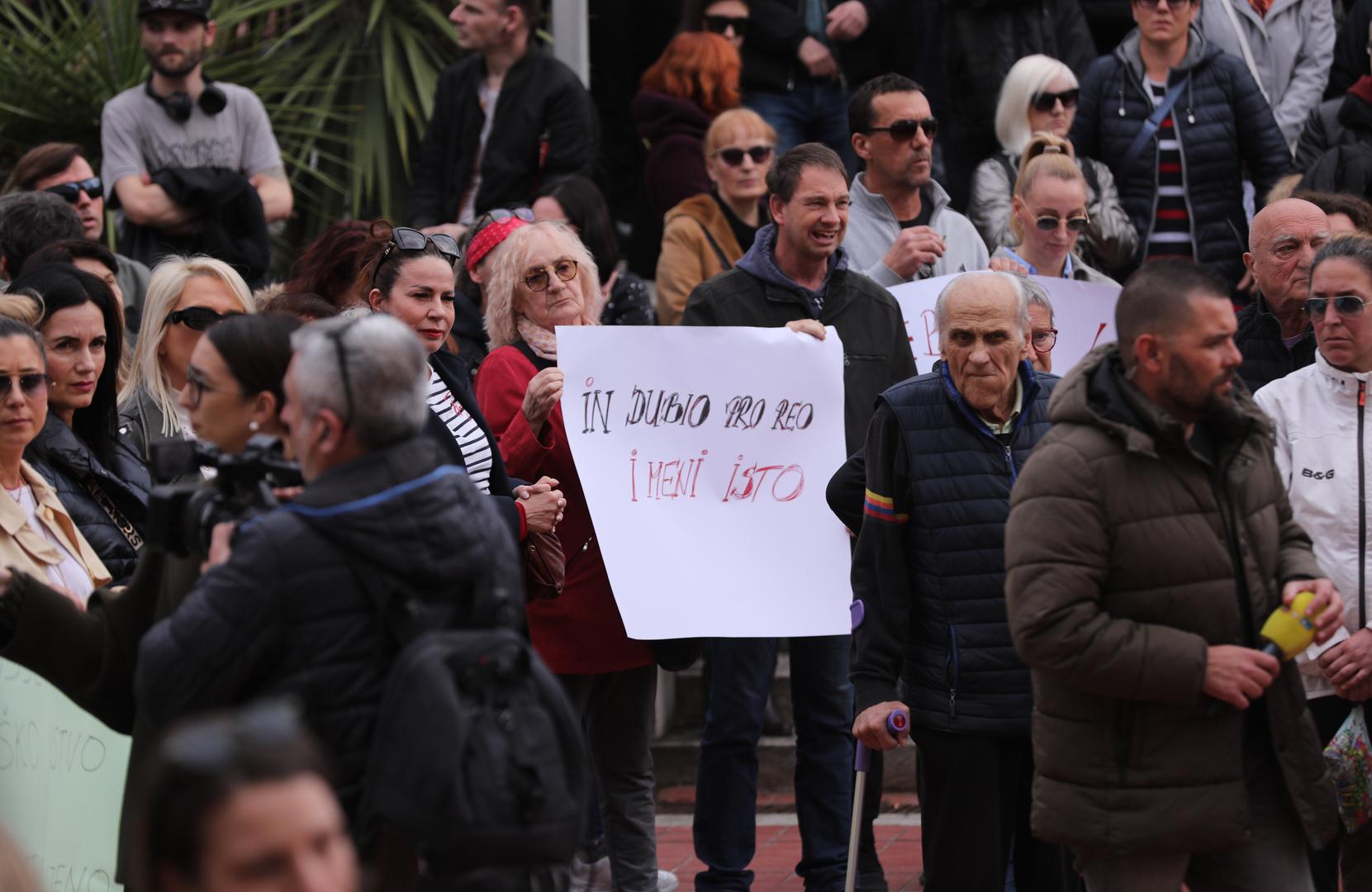 28.02.2024., Split - ispred Zupanijskog suda u Splitu odrzan je mirni prosvjed 'danas Luka, sutra JA' u cast tragicno preminulom 22-godisnjem Luki Bancicu. Photo: Ivo Cagalj/PIXSELL Photo: Ivo Cagalj/PIXSELL