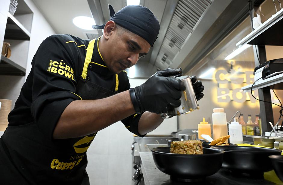 Zagreb: Domjenak povodom otvaranja novog restorana Curry Bowl 