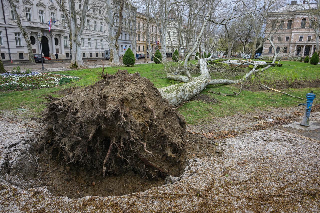 Zagreb: Posljedice nevremena na Zrinjevcu