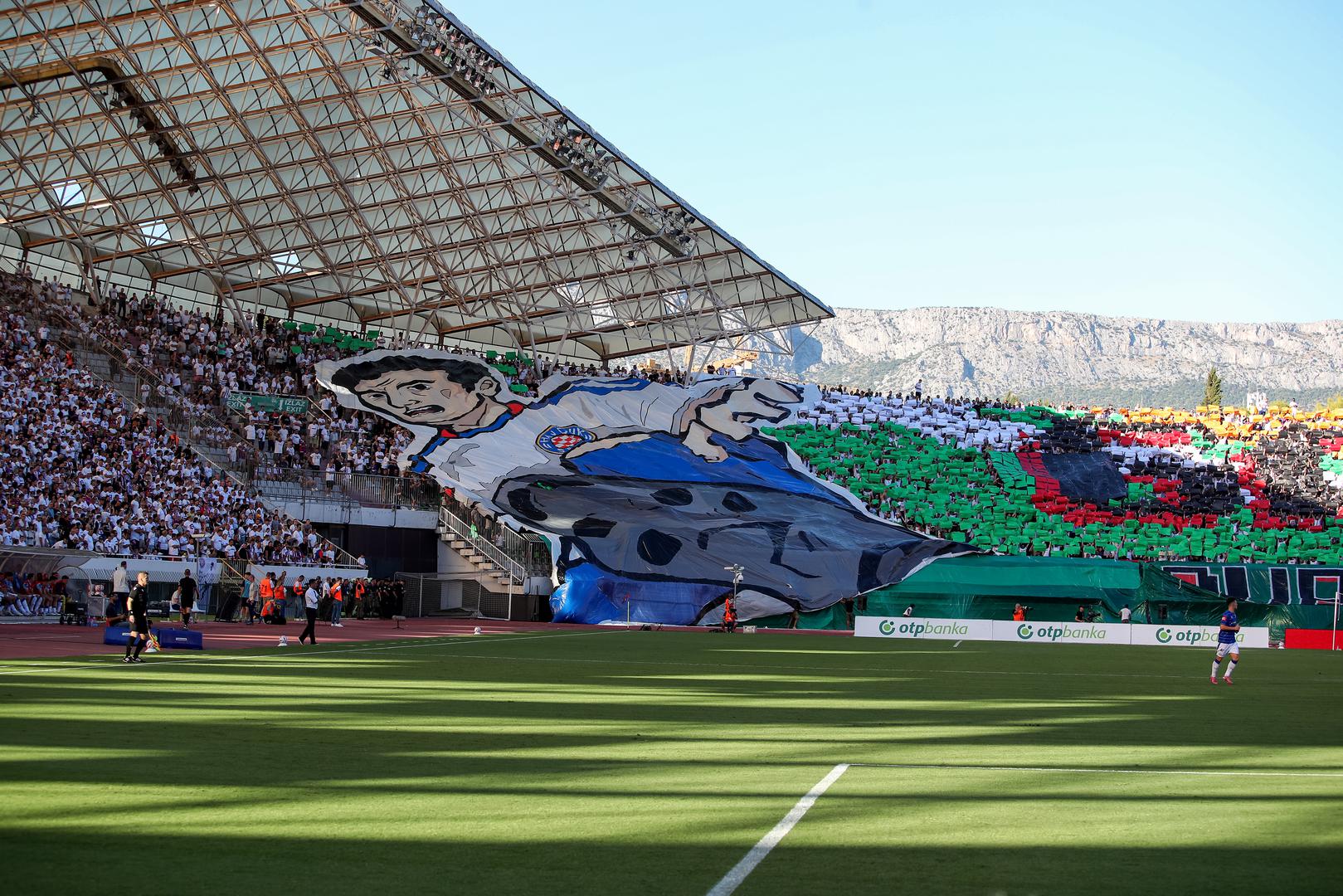 Rasprodani Poljud ispunilo je više od 30 tisuća navijača koji su stvorili pravi spektakl.