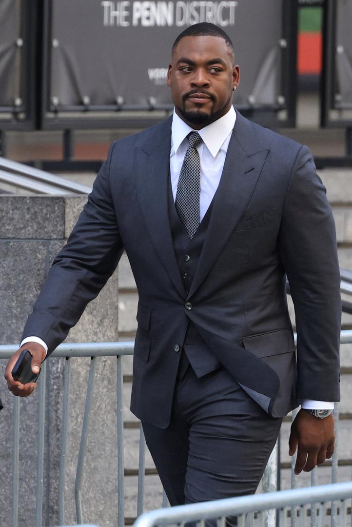 Spektakl koji su američki mediji već prozvali “kraljevskim vjenčanjem” večeras doseže vrhunac u samom srcu New Yorka, gdje će sudbonosno “da” izreći Taylor Swift i NFL zvijezda Travis Kelce. 
