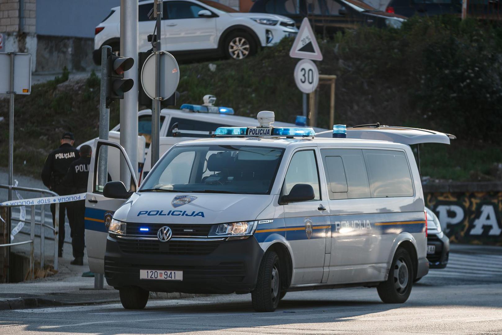 17.02.2025., Split - Na krizanju Vukovarske i Ninske ulice, kombi vozilo je naletilo na petero djece koja su prevezena u bolnicu. Photo: Zvonimir Barisin/PIXSELL