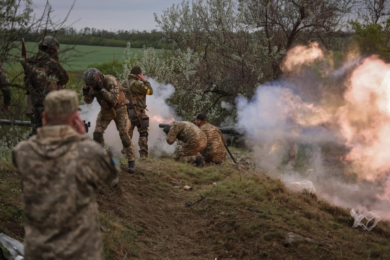 Ukrainian servicemen of the Territorial Defence Forces take part in a training exercise in Dnipropetrovsk region